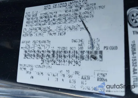 2011 Ford Fusion Sport z USA, uszkodzony, nr VIN 3FAHP0KC2BR199390